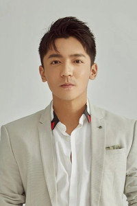 何育骏