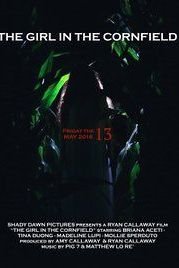 دختر در مزرعه ذرت