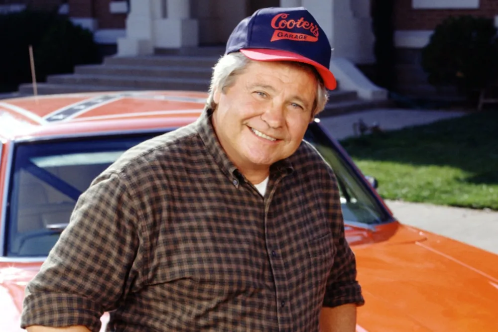 Ben Jones, ‘The Dukes of Hazzard’ Star Who Played Cooter Davenport, Dies at 84