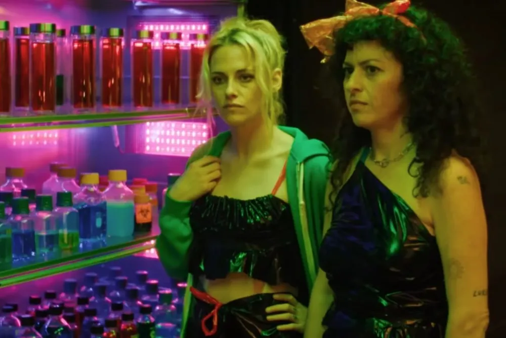 ‘The Wrong Girls’ Review: Kristen Stewart Leads a Scrappy Comedy About Two Burned-Out Friends